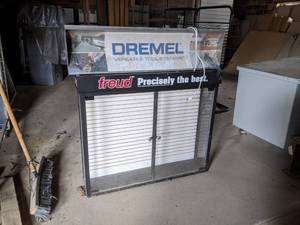 lot 681 image: Display Case and Dremel Lighted Sign