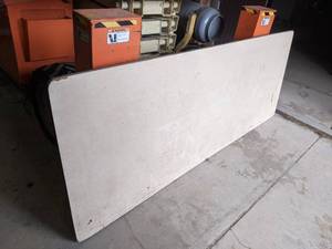 lot 691 image: 8 Folding Table