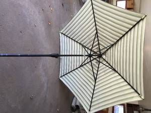 lot 84 image: 9 Foot Patio Umbrella