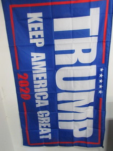 lot 83 image: Trump Flag