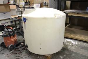 Water Tank Plastic Heavy Duty Portable 450 Gallon Cap.
