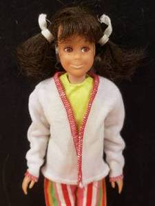 lot 10 image: 1965-68 Brunette Skooter Doll