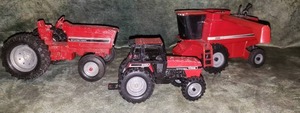 lot 22 image: Case International Tractors & Combine