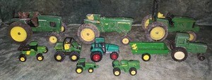 lot 123 image: John Deere Farm Equipment