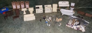 lot 43 image: Amazing Dollhouse Furniture & Accessories