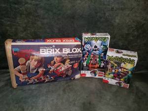 lot 94 image: Lego Magikus & Monstre 4 and Brix Blox