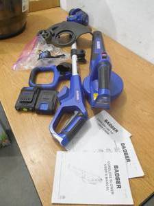 BADGER 20V WEED WHIP AND BLOWER COMBO.  2 BATTERYS AND CHARGER