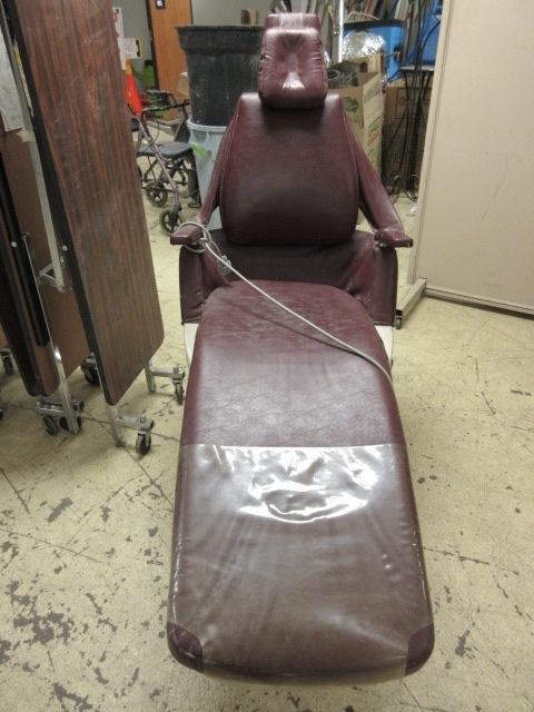 ROYAL MODEL 16 DENTAL CHAIR