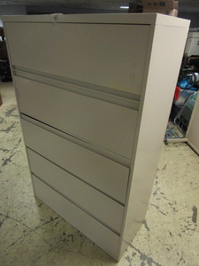 STEELCASE STORAGE CABINET, LOCKABLE