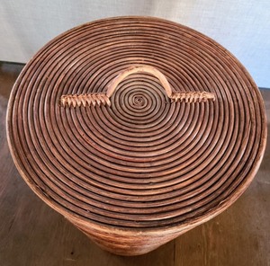 lot 91 image: Wicker Laundry Hamper