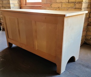 lot 104 image: Light Wood Storage Chest