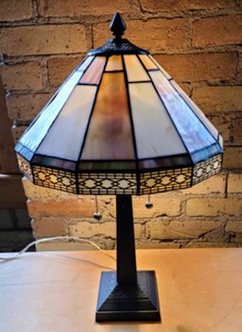 lot 106 image: Stained Glass Table Lamp