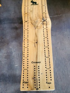 lot 111 image: Amazing Carved Log Cribbage Board