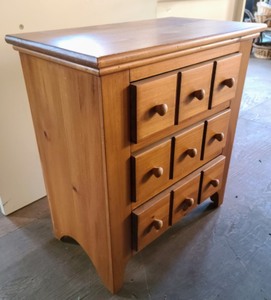 lot 112 image: Oak Side Table