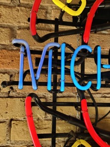lot 130 image: Michelob Golden Draft Beer Neon Sign