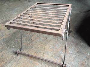 lot 149 image: Rusty Garden Table- Fun Patina Look