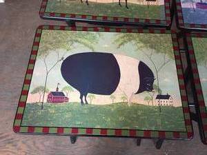 lot 156 image: Fun Set of Four TV Trays