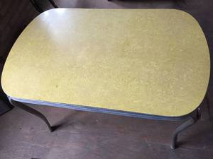 lot 157 image: Vintage Table