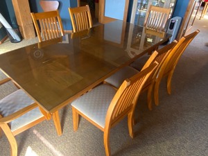lot 11 image: Dining Room Table and Chairs