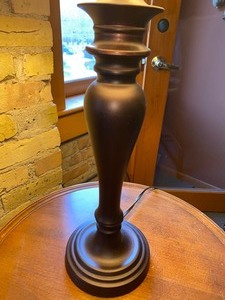 lot 33 image: Decorative Table Top Lamp