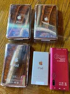 lot 20 image: Classic IPODs and Eclipse MP3 Player