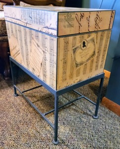 lot 50 image: Decorative Storage Box