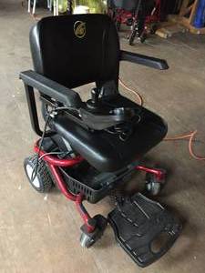 lot 164 image: Golden Lite Rider Power Chair