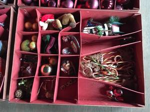 lot 174 image: Large Christmas Deco Lot