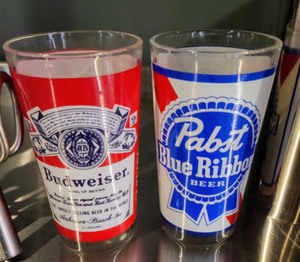 lot 69 image: Fun Barware