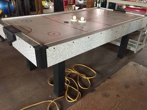 lot 204 image: Dura Glide Air Hockey Table