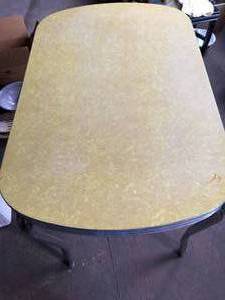 lot 208 image: Vintage Table