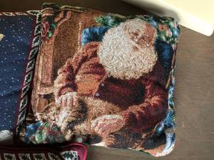 lot 228 image: Christmas Pillow Lot