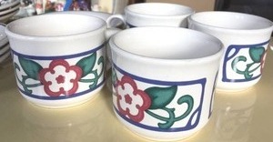 lot 241 image: Dinnerware