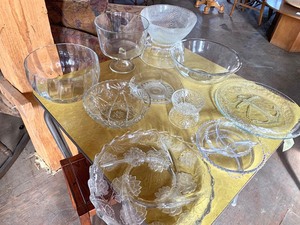 lot 161 image: Glassware Lot- Entertaining Dishes