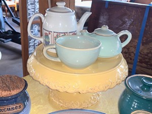 lot 258 image: Assorted Kitchen Lot