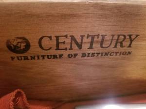 lot 82 image: Stylish Mid-Century Modern Buffet Server by Century Furniture