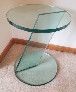 lot 81 image: Amazing Modern Glass Side Table