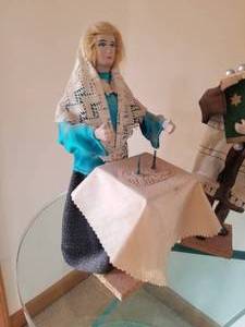lot 261 image: Cute Israeli Handmade Figurines by Sabra