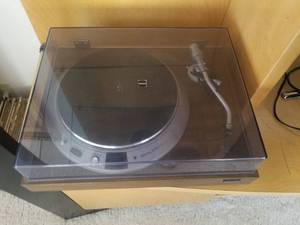 lot 90 image: Vintage Denon Direct Drive Turntable Model DP-2000