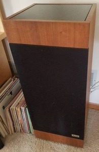 lot 85 image: Vintage KLH Cabinet Speakers