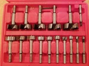 lot 530 image: Hickory Woodworking 16 Piece Forstner Bit Set Model FBS-1016