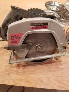 lot 519 image: Pair of Handheld Circular Saws