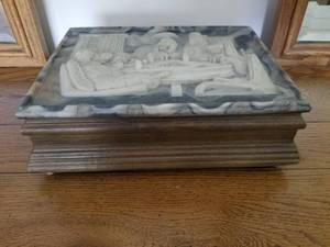 lot 381 image: Beautiful Carved Incolay Stone Jewelry Box