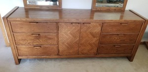 lot 53 image: Stylish Oak Mid-Century Inlaid Vanity with Mirrors