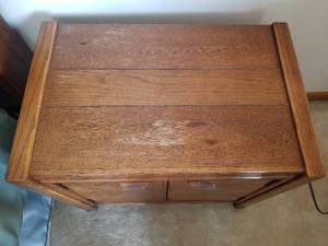 lot 51 image: Stylish Oak Mid-Century Inlaid Bedside Table