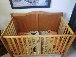 lot 342 image: Classic Wooden Childs Crib