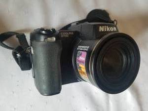 lot 452 image: Nikon E8700 Coolpix Camera