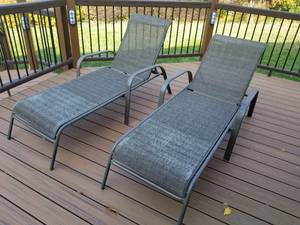 lot 339 image: Pair of Outdoor Loungers