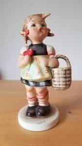 lot 234 image: Hummel Figurine Collection, Lot of 4