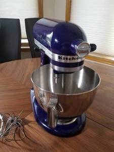 lot 393 image: KitchenAid Stand Mixer Model KSM90